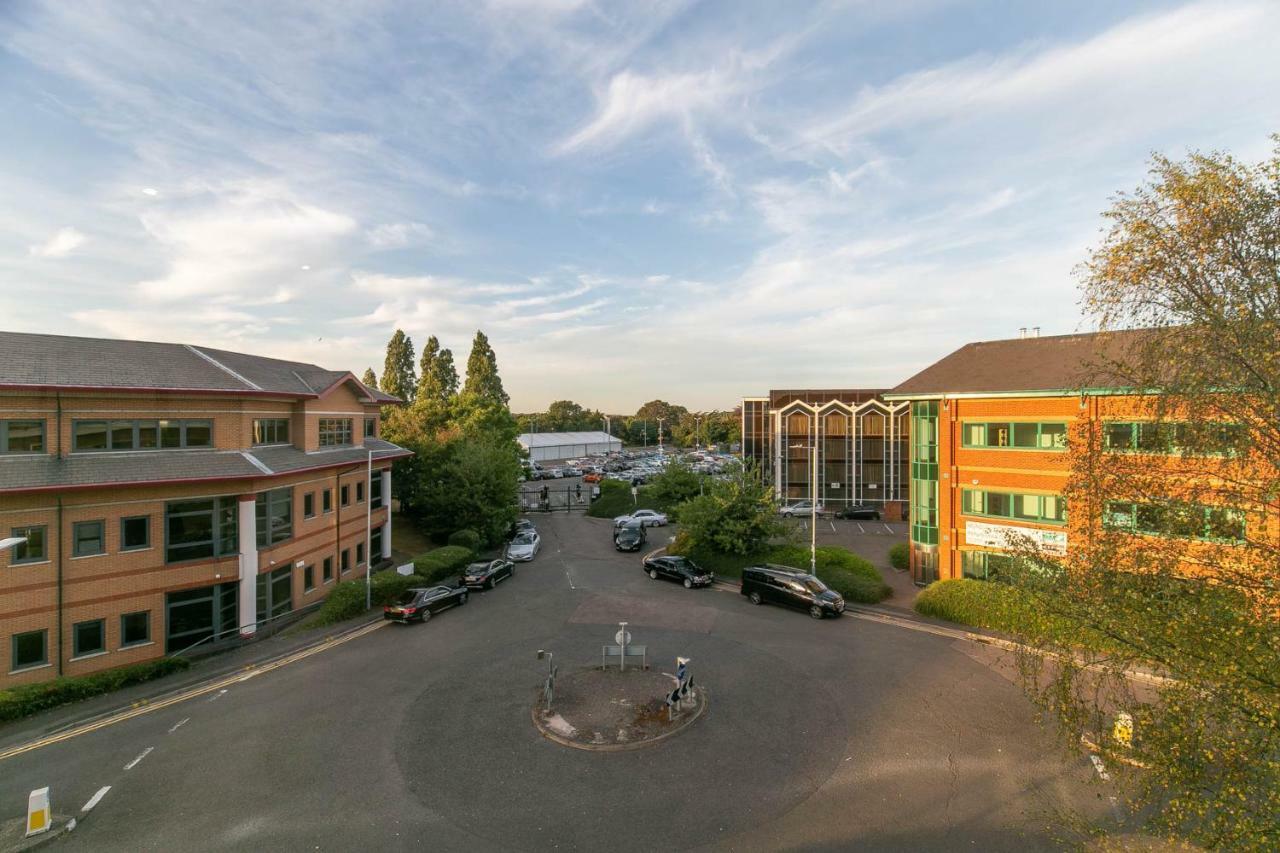 Deluxe Apartments By Heathrow Harmondsworth Extérieur photo