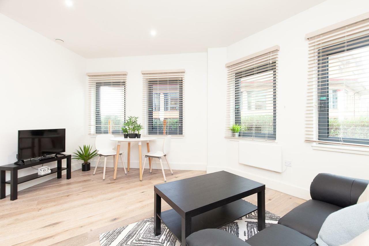 Deluxe Apartments By Heathrow Harmondsworth Extérieur photo