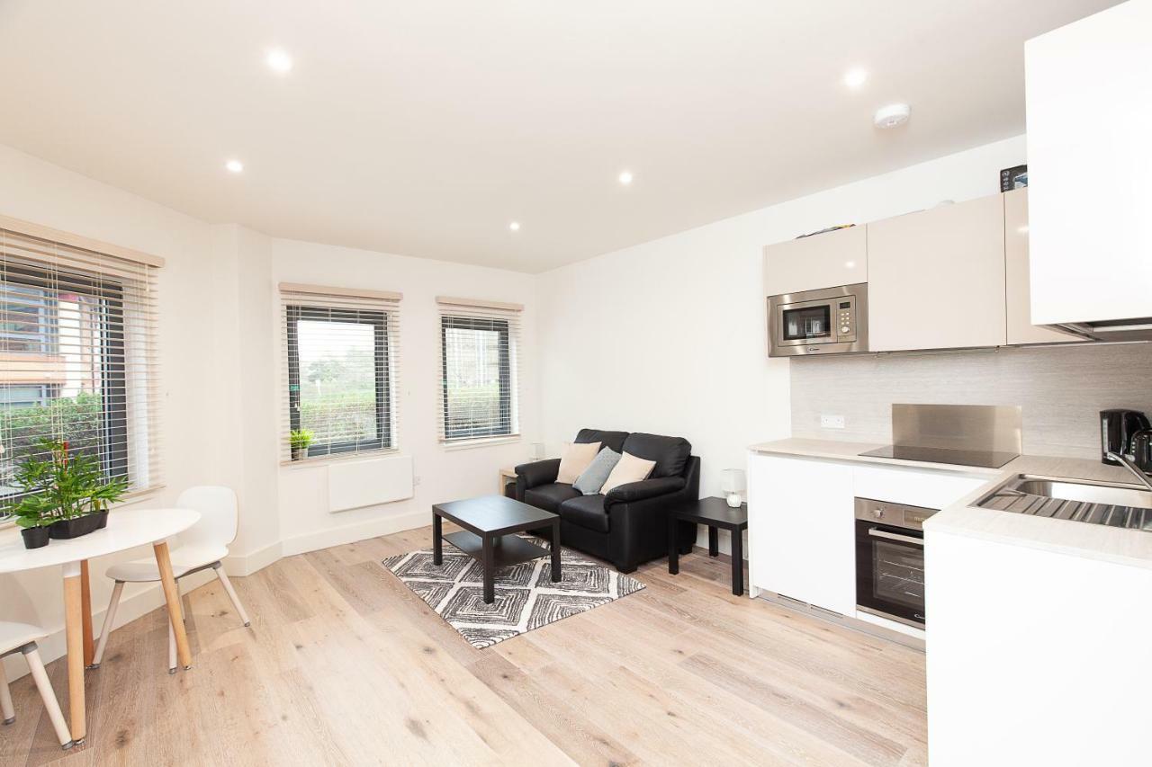 Deluxe Apartments By Heathrow Harmondsworth Extérieur photo